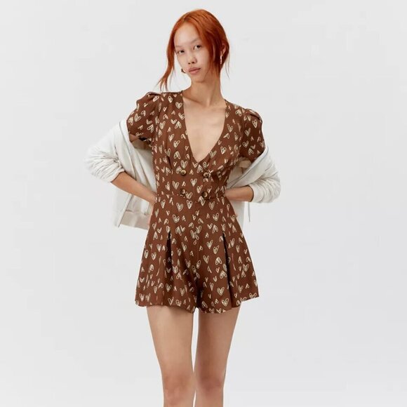NWT Urban Outfitters Juliette Heart Printed Brown Short Sleeve Romper - Picture 1 of 5